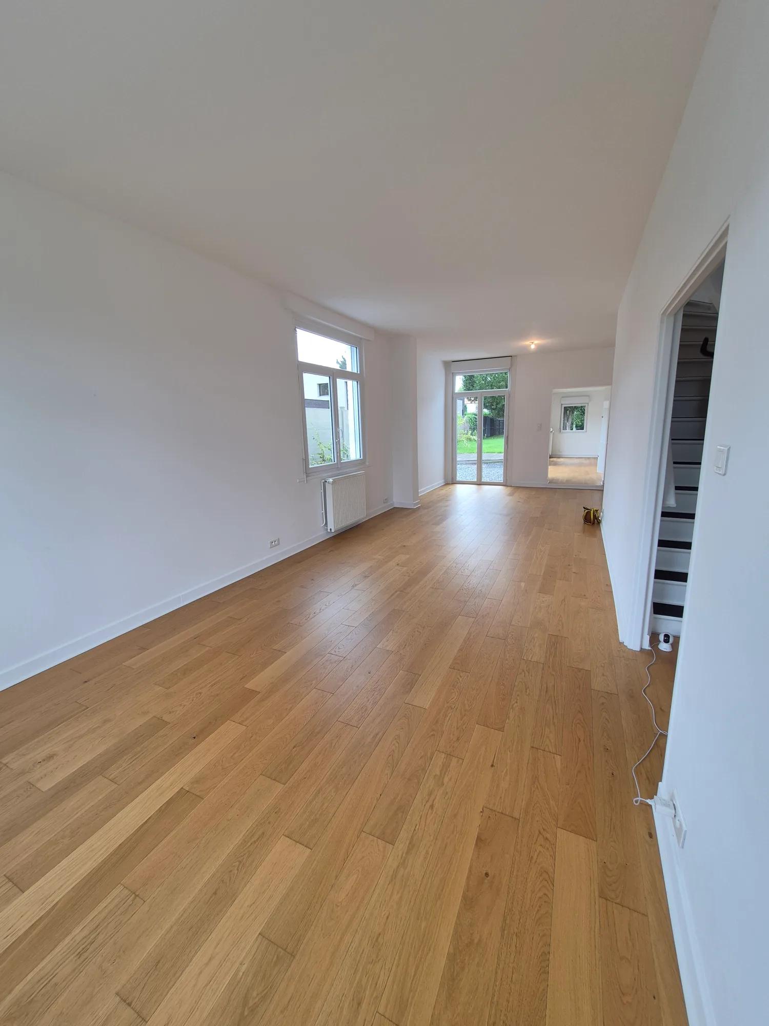 Local à louer – Wasquehal – 96,98 m² – Idéal profession libérale — photo 1