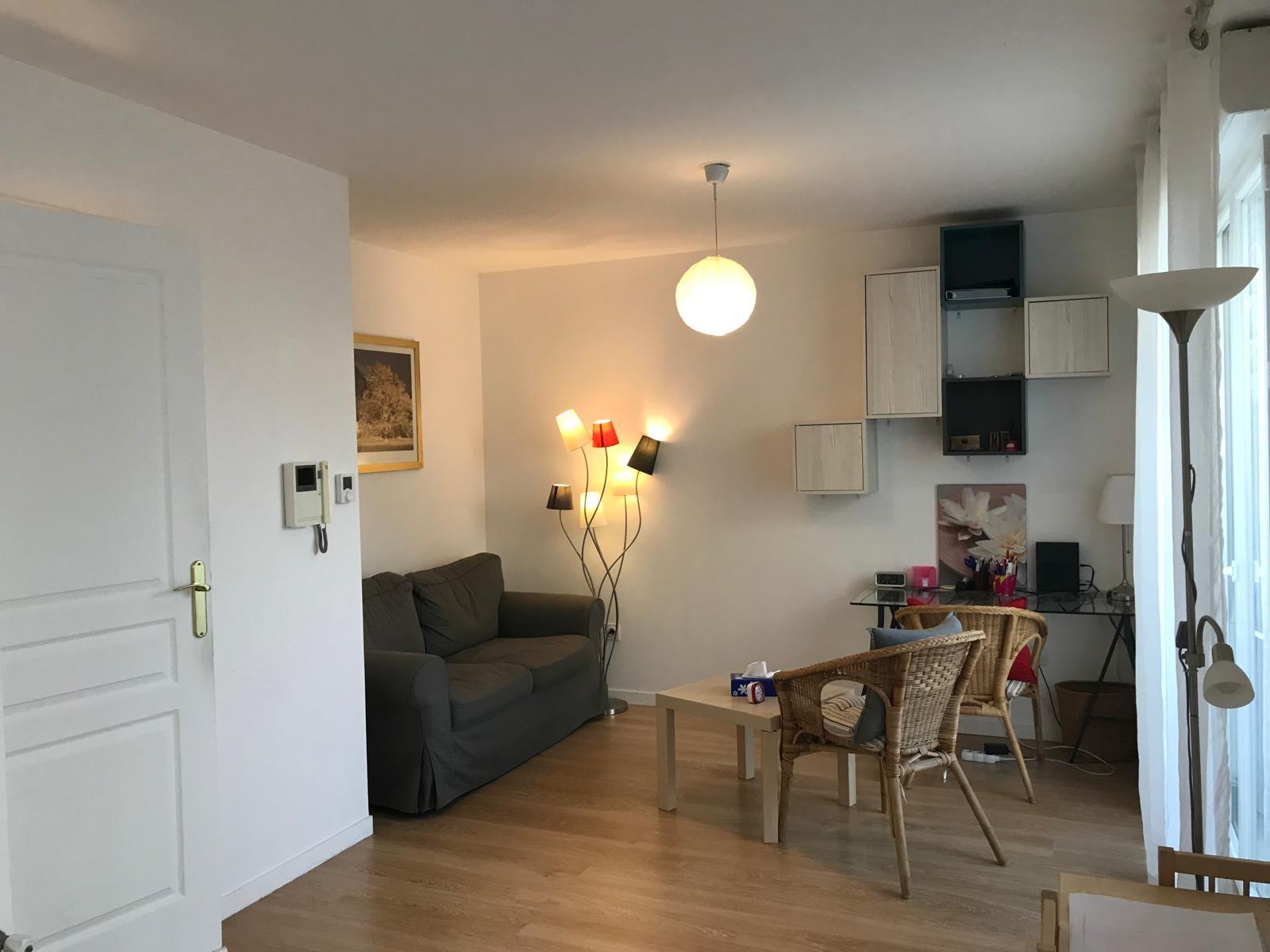À LOUER – LOCAL PROFESSIONNEL À DOURDAN CENTRE-VILLE (91410) — photo 1