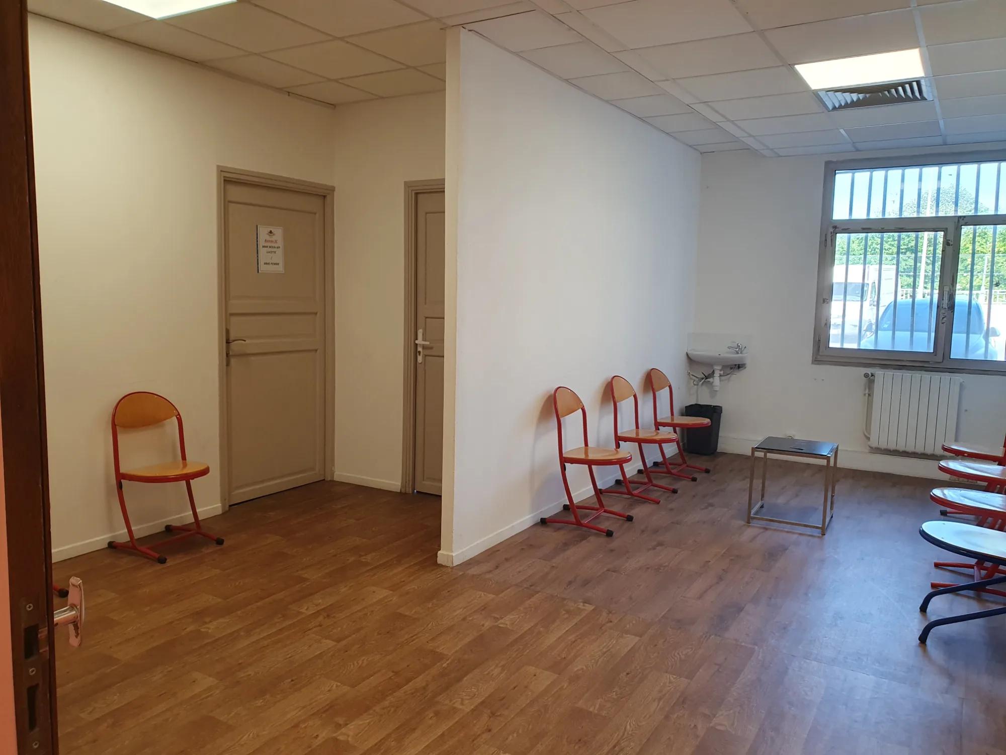 BUREAU PROFESSIONNEL A LOUER A BOBIGNY - DIRECT PROPRIETAIRE — photo 5