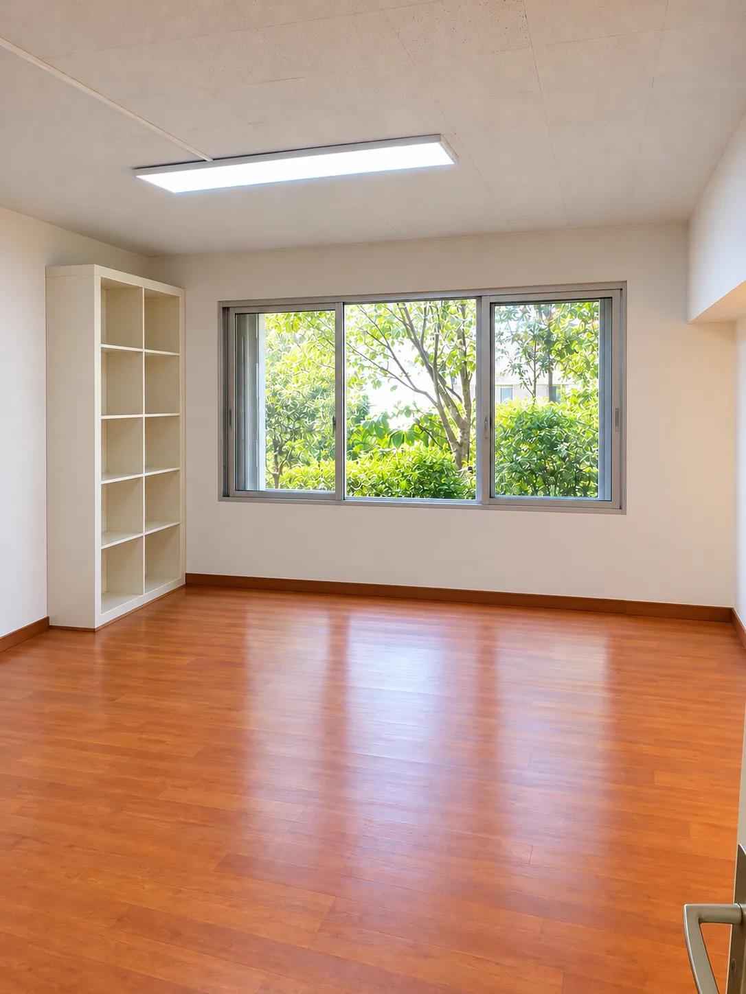 À louer au 66 rue des Grands Champs, 75020 Paris, bureau de 55 m².