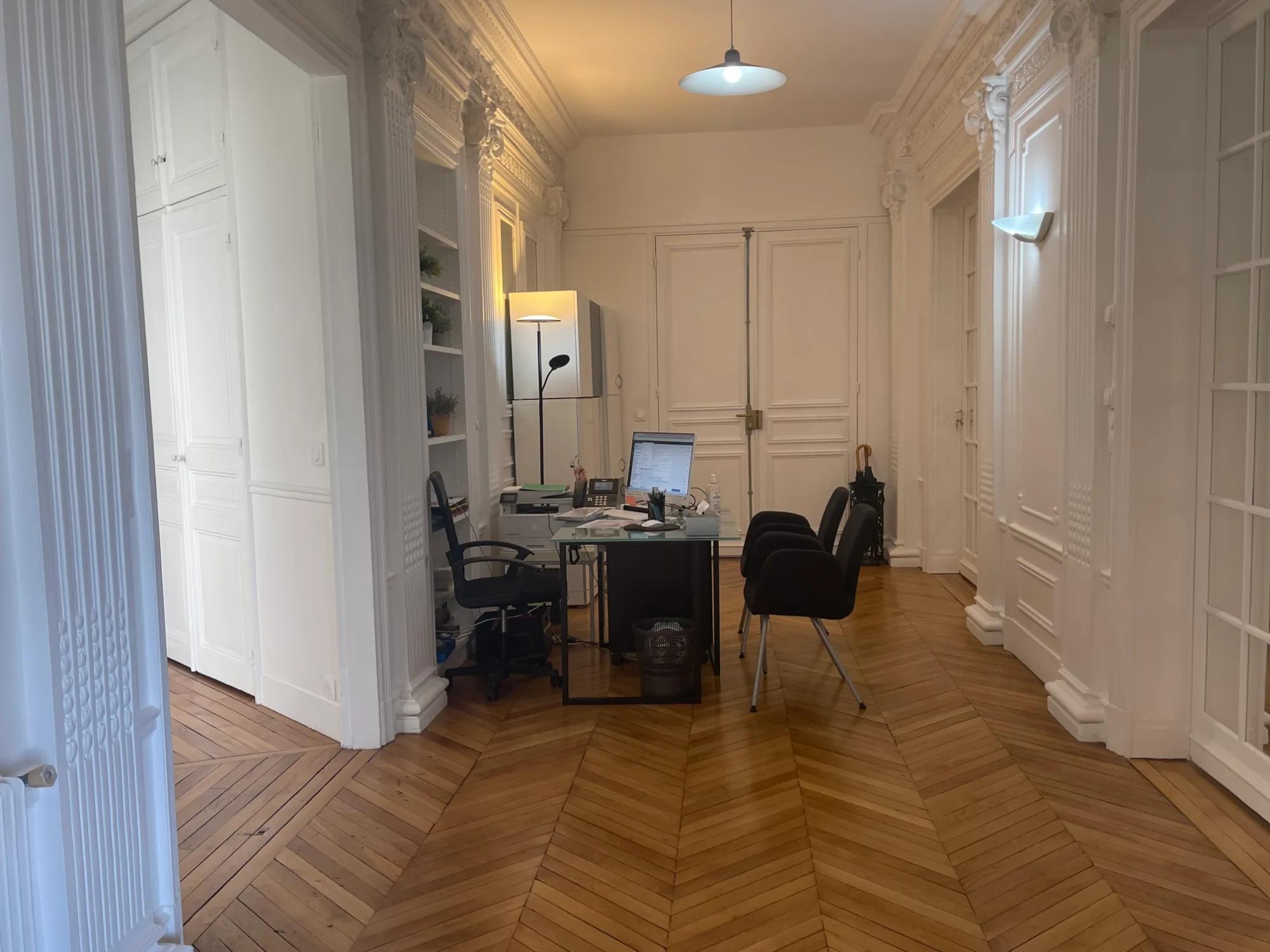 Superbe pièce à louer 24m2 dans cabinet Médico-Dentaire Paris 7ème — photo 3
