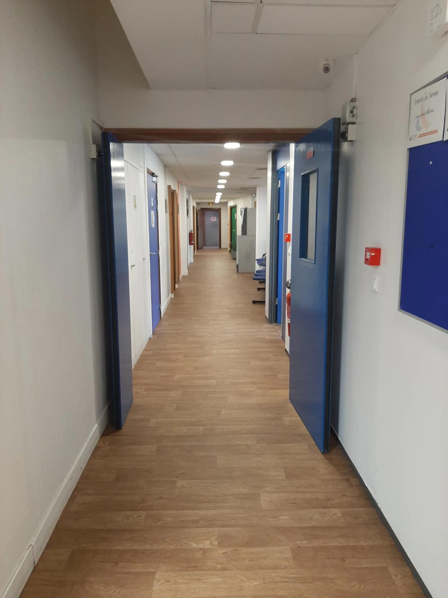 BUREAU PROFESSIONNEL A LOUER A BOBIGNY - DIRECT PROPRIETAIRE — photo 4
