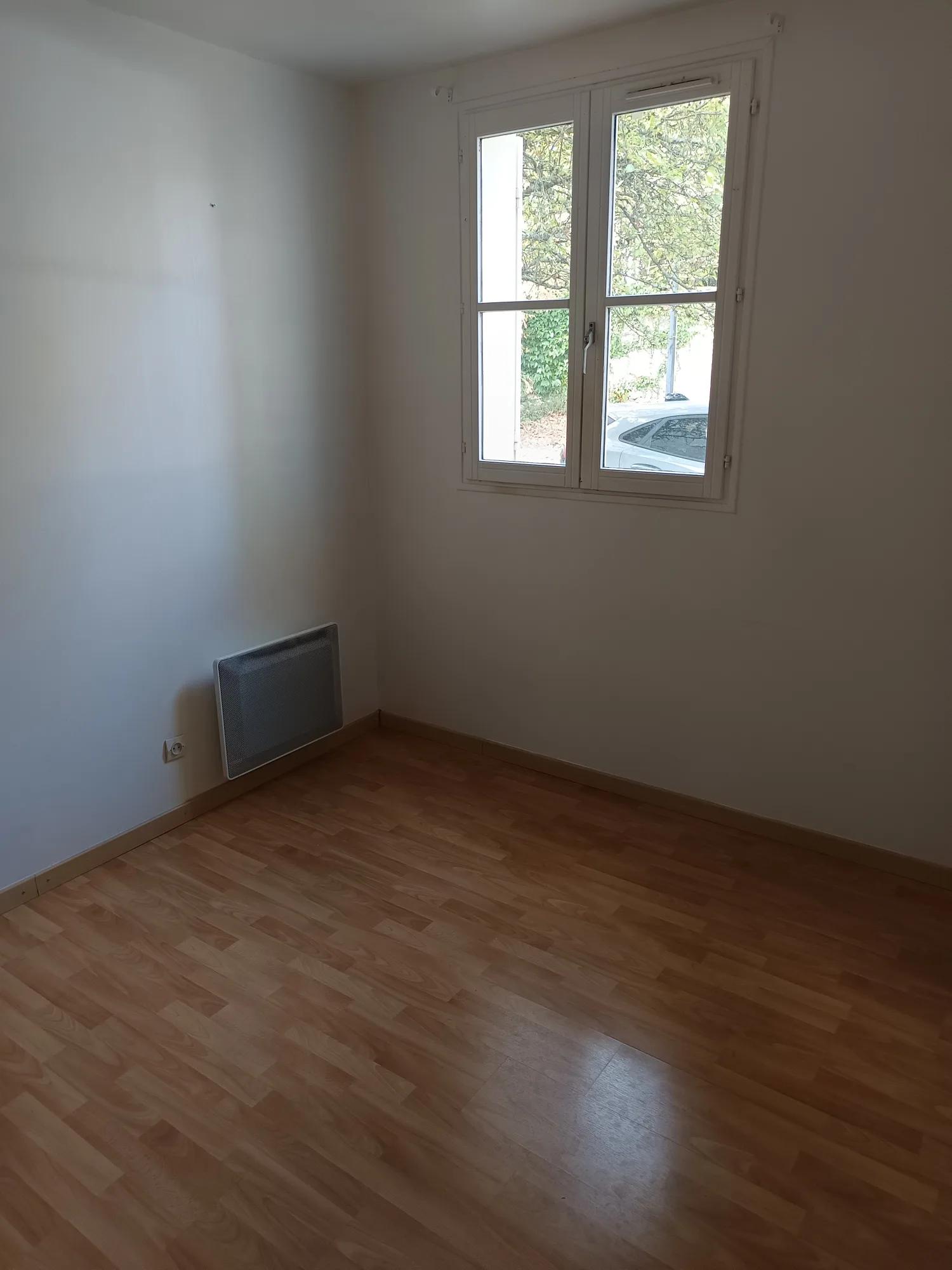 Local professionnel à louer  Boussy-Saint-Antoine (91) — photo 3