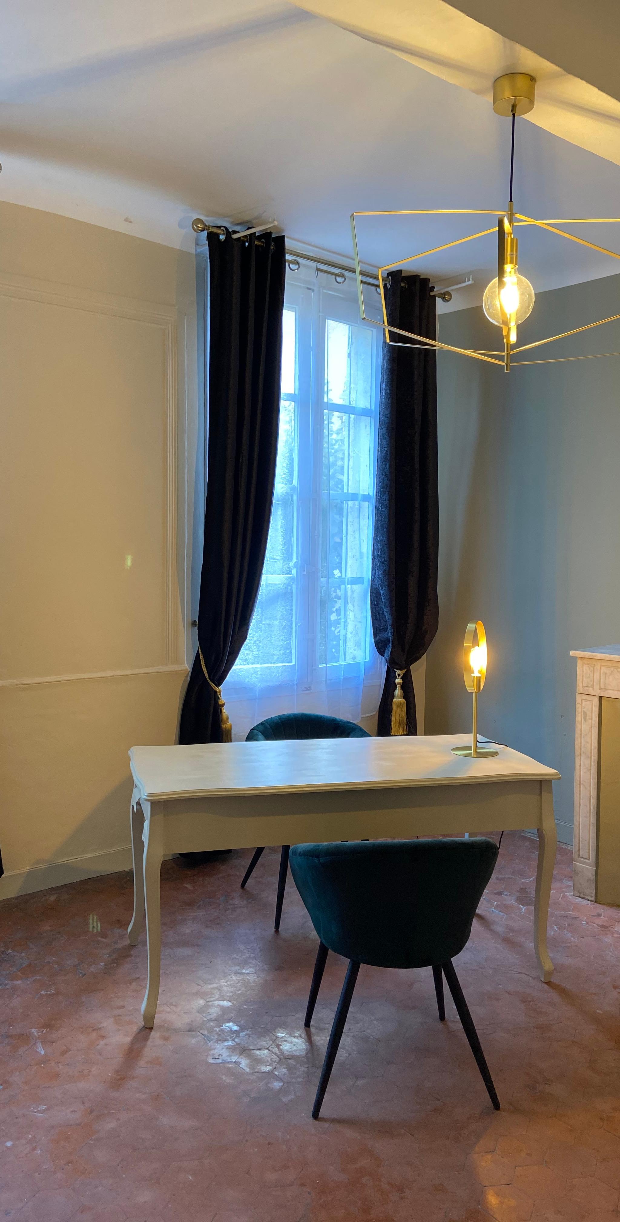 Cabinet partager calme en plein cœur d’Aix-en-Provence — photo 1