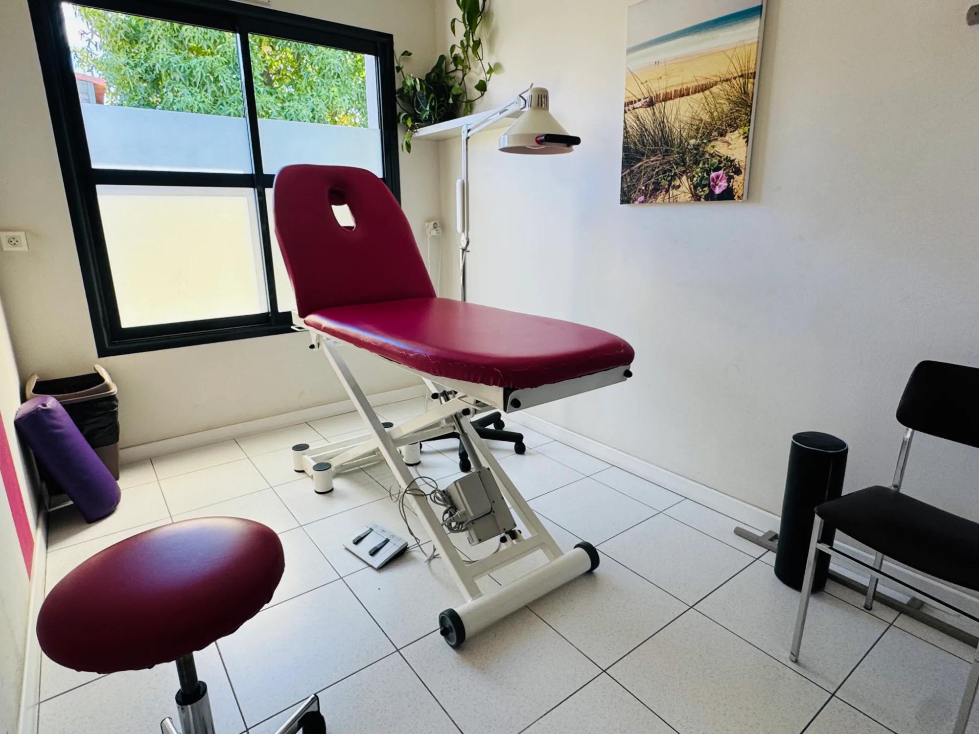 LOCAL PROFESSIONNEL — photo 4