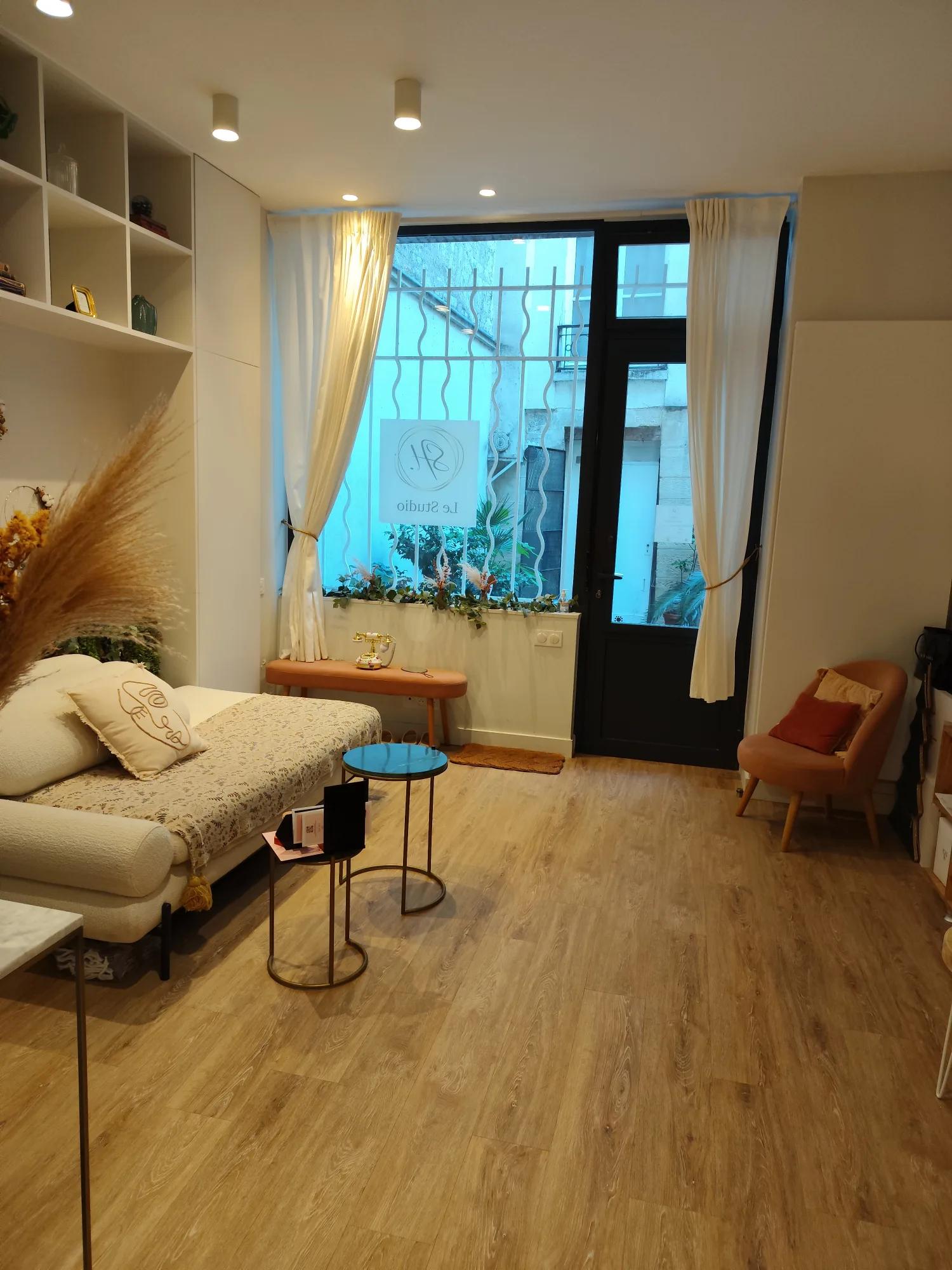 ✨ CABINE PROFESSIONNELLE À LOUER – PARIS 4e / LE MARAIS — photo 2