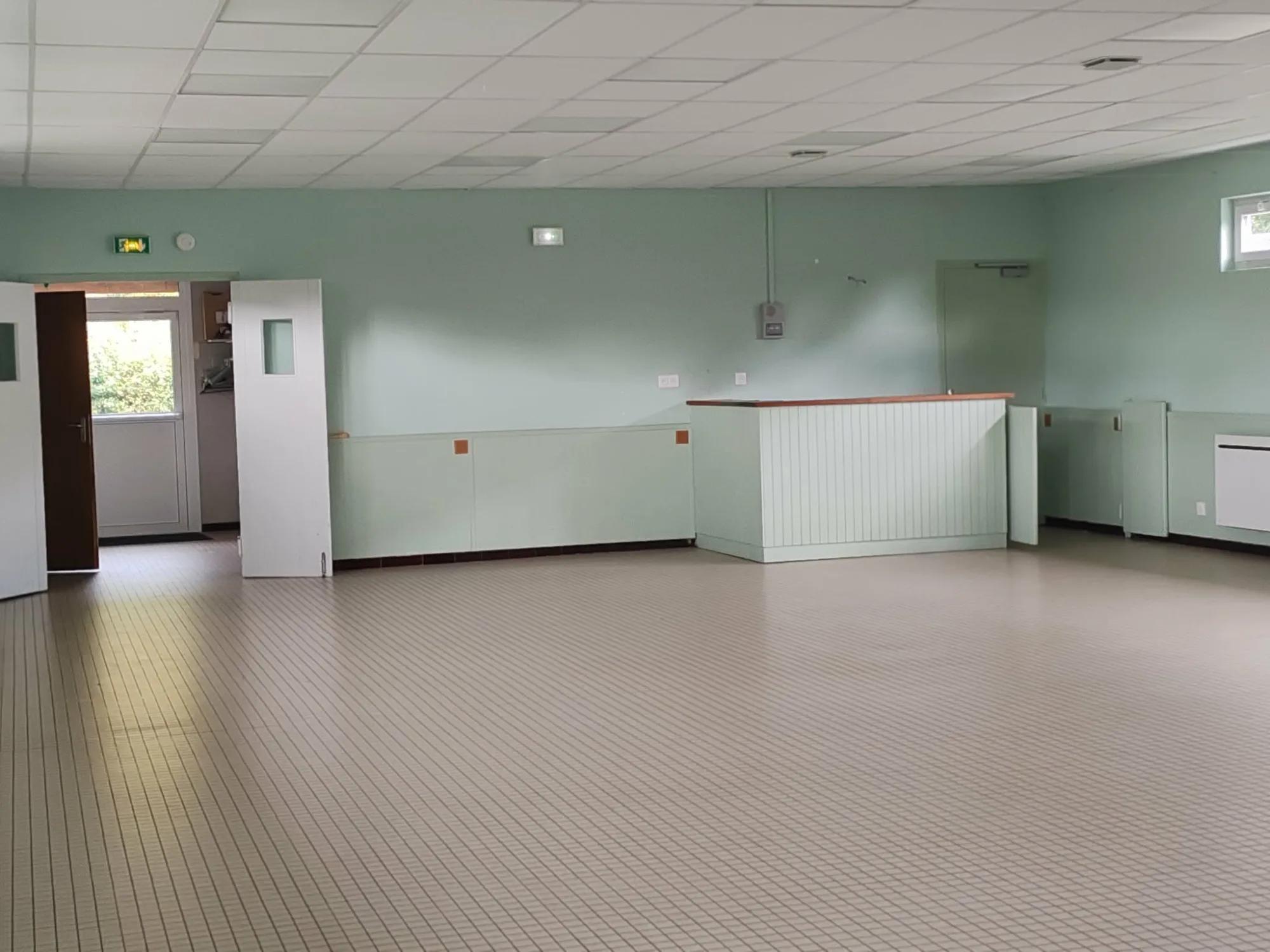 À LOUER – LOCAL POUR PROFESSIONNELS DE SANTÉ OU PARAMÉDICAUX – 155 m² — photo 2
