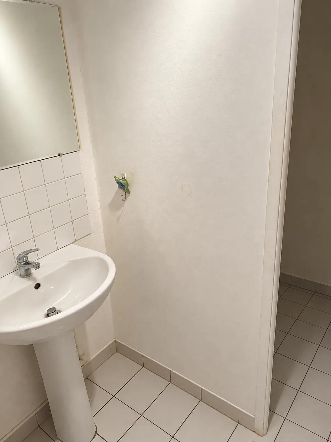 À louer au 66 rue des Grands Champs, 75020 Paris, bureau de 55 m². — photo 5