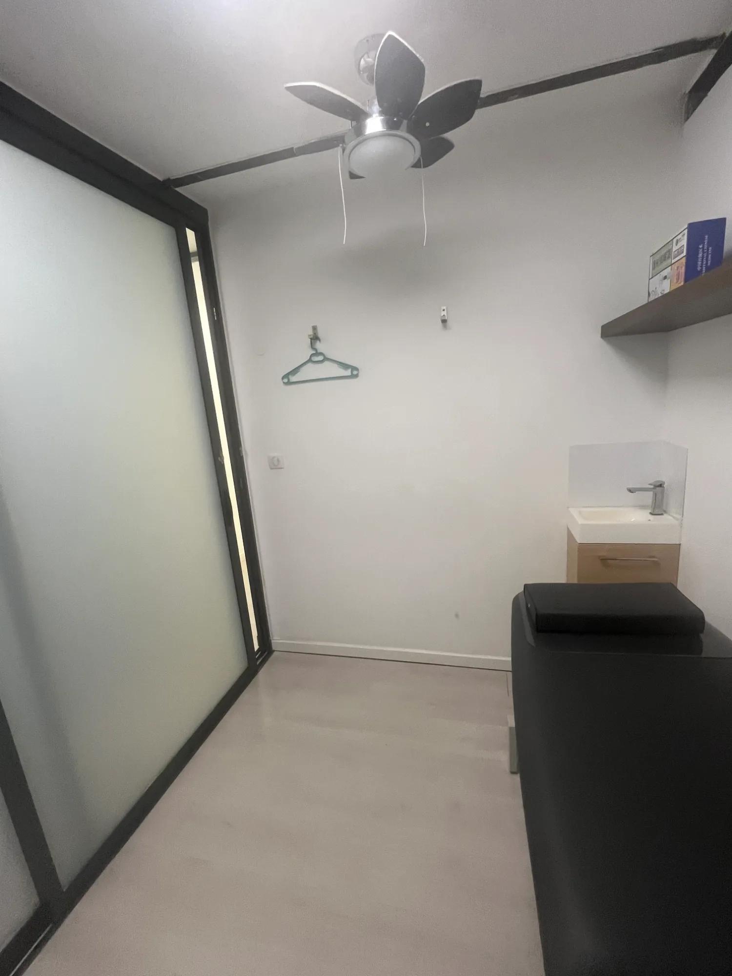 Bureau médical ou paramédical de 8 m² – Montpellier Port Marianne — photo 5