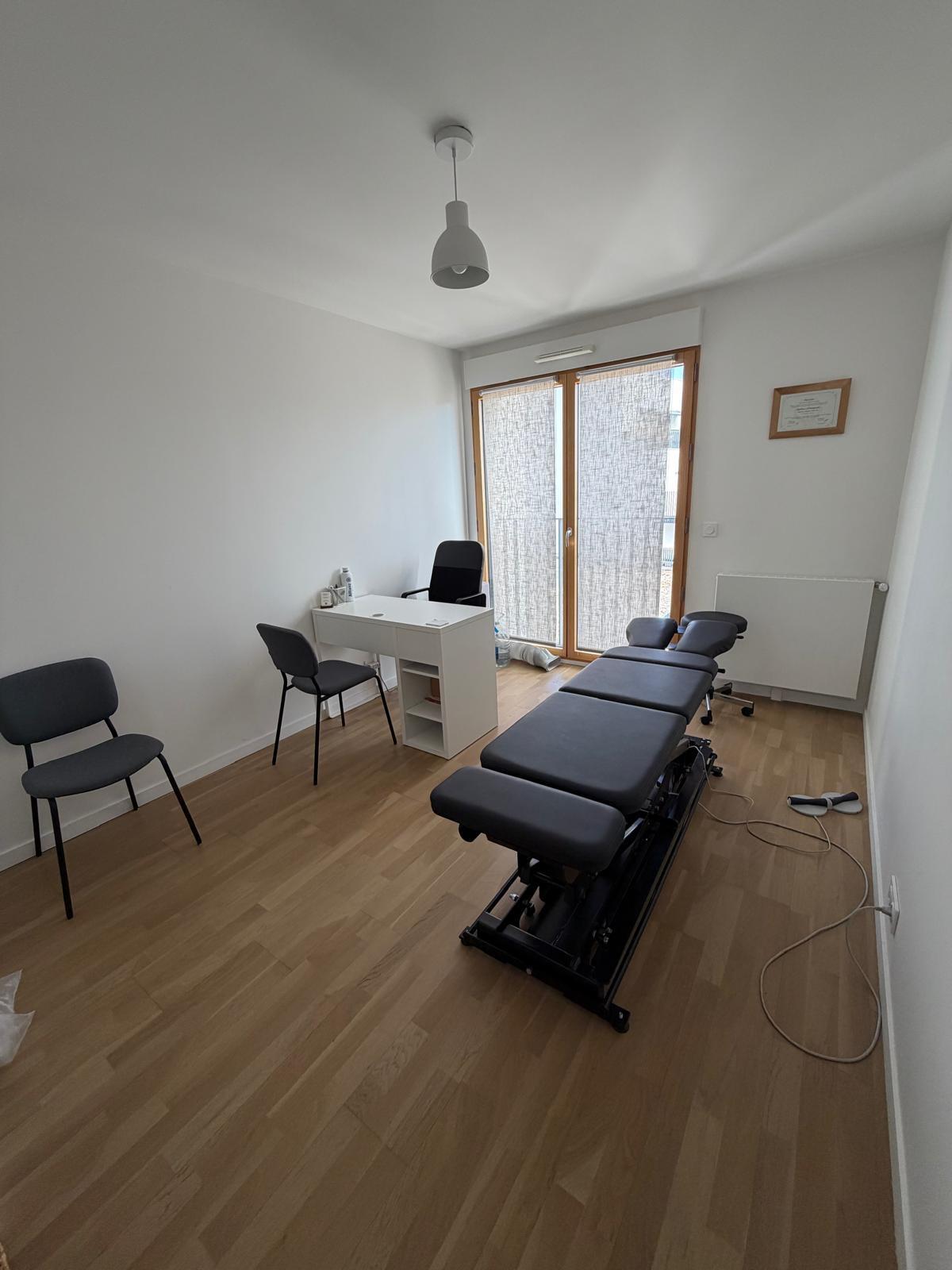 Salle de consultation à Chatenay-Malabry (92) — photo 2