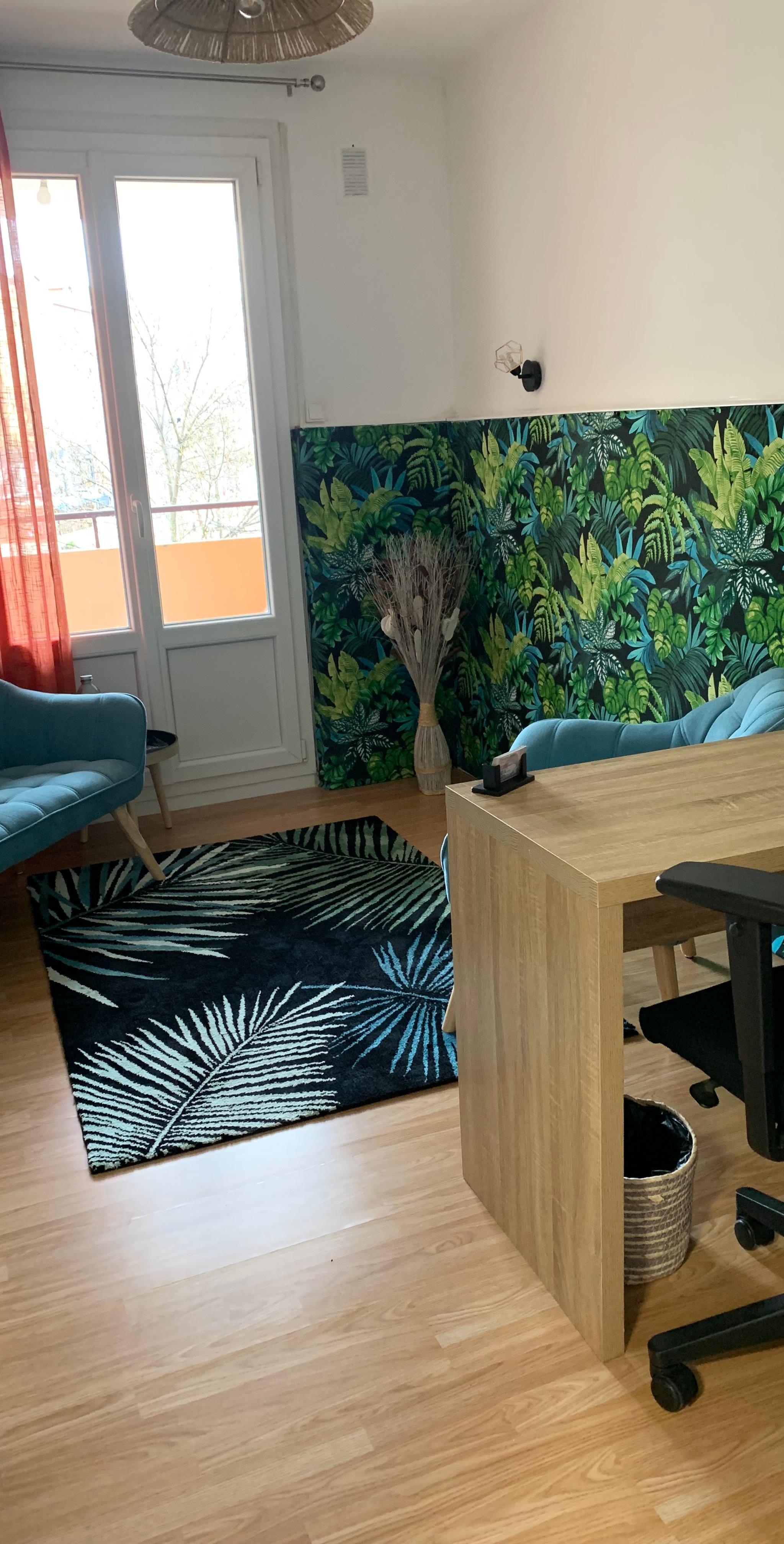 Salle avec balcon en cabinet, Villeurbanne — photo 1