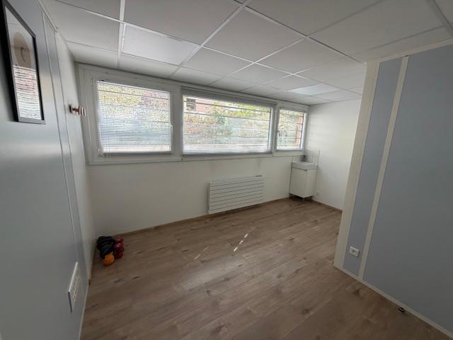 Loue pièce de 11 m² avec point d'eau dans cabinet médical Paris 11è