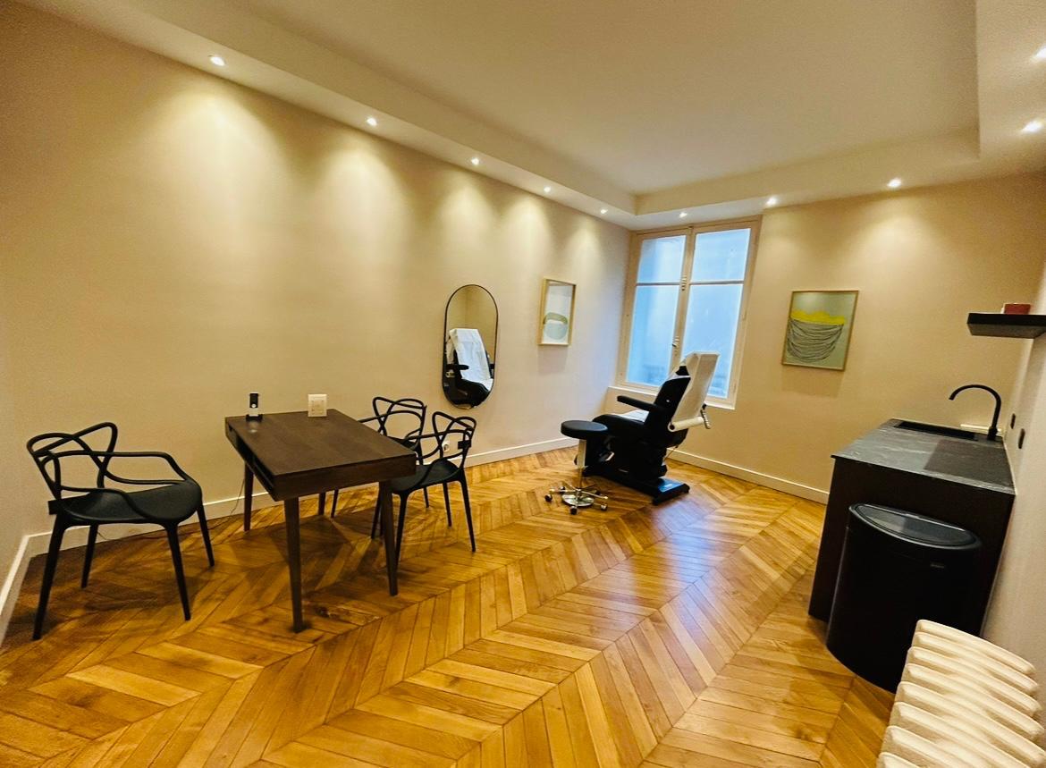 Cabinet de 100 m² à Paris