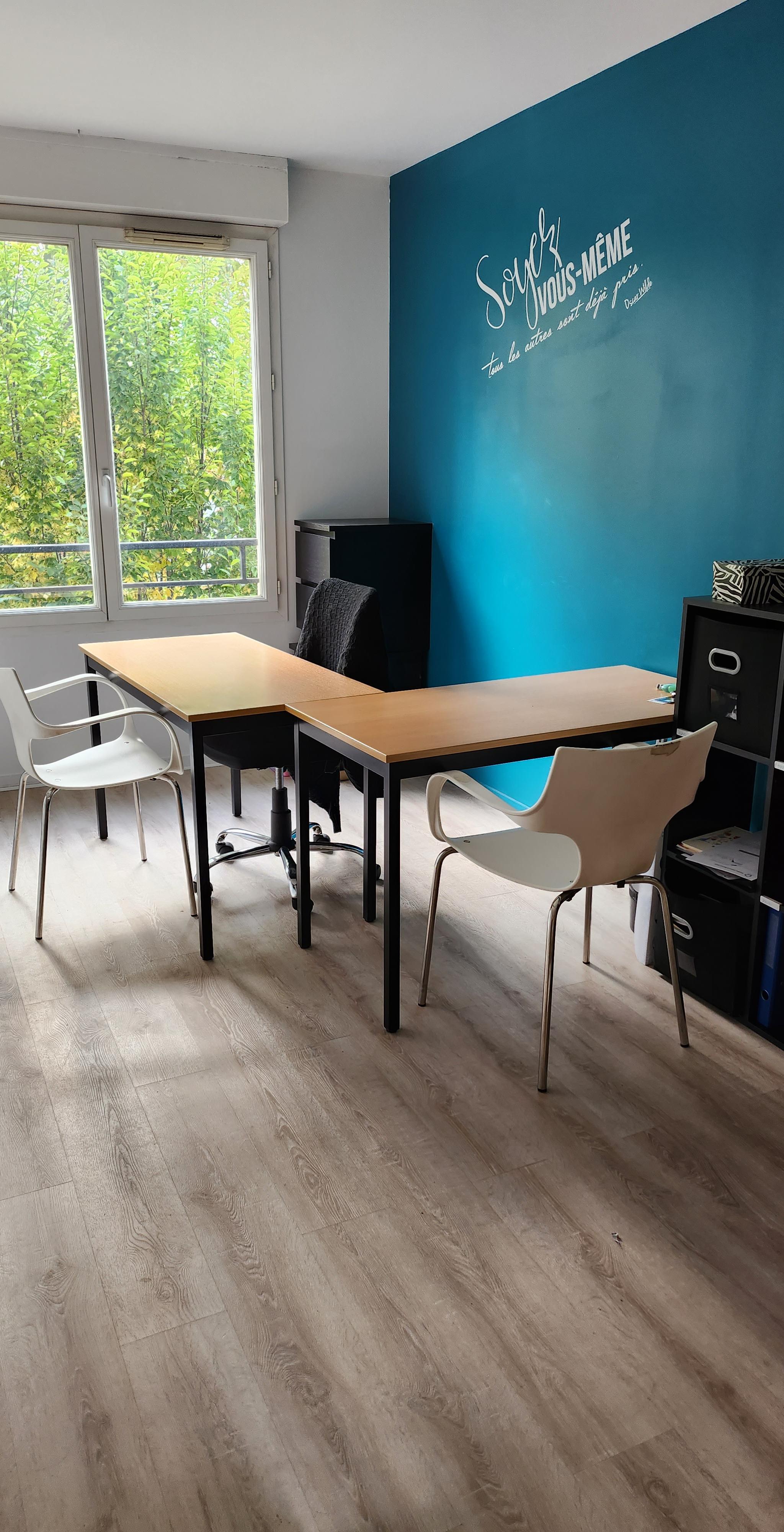 Bureau meublé avec accès internet à Rueil-Malmaison — photo 1