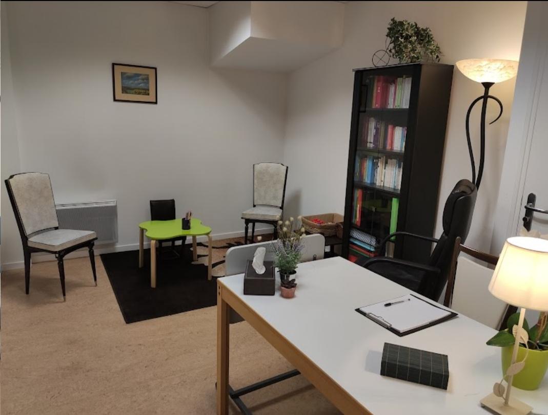 Remplacement psychologue à Champagne-sur-Oise jusqu'août 2025 — photo 1