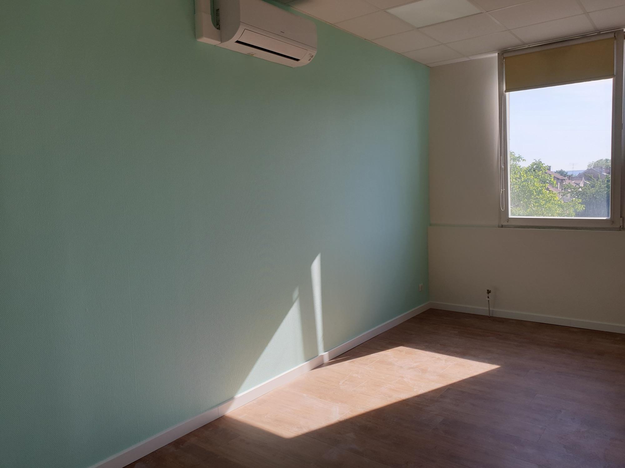 Cabinet de 17 m² à Ars-sur-Moselle — photo 1