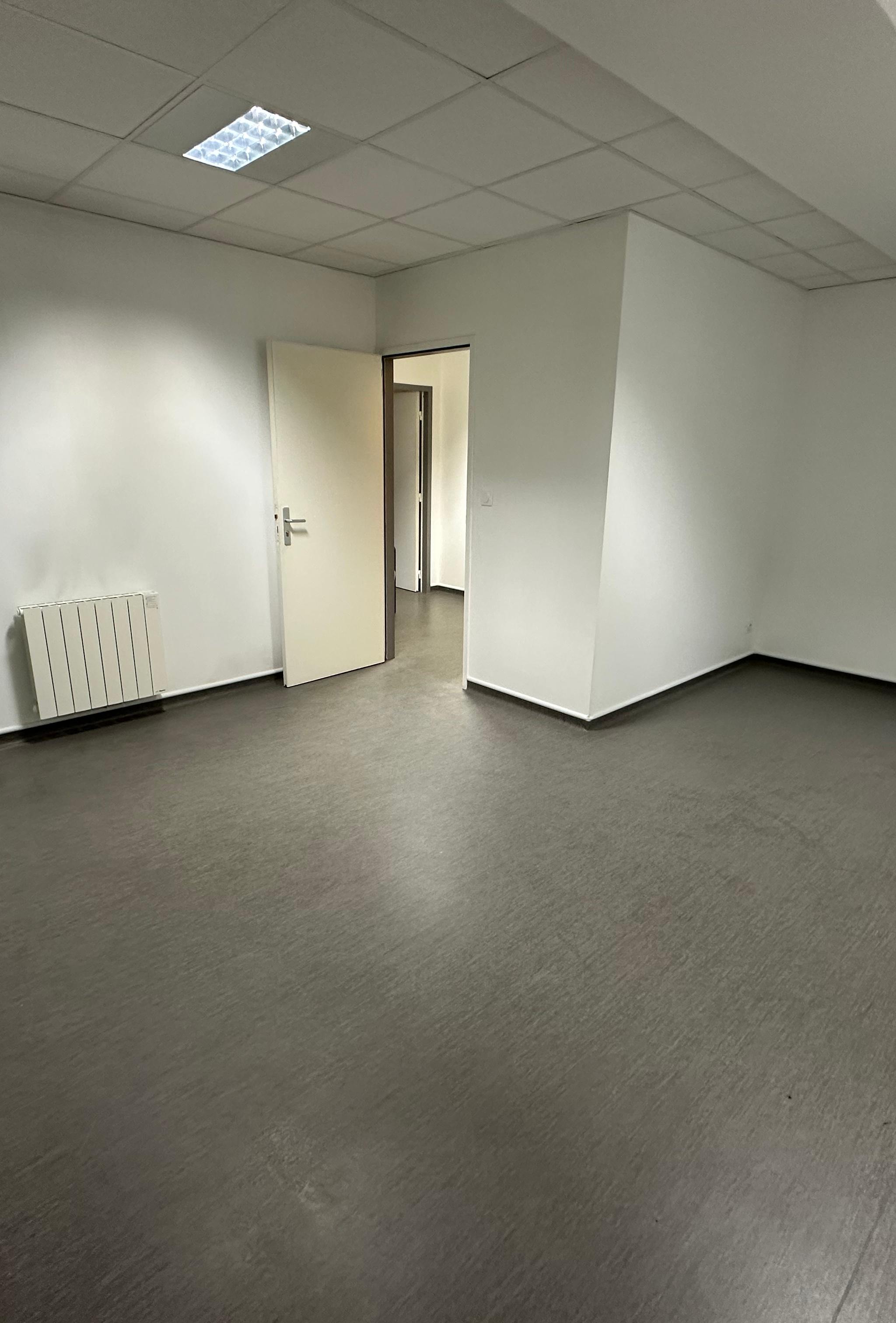 Cabinet de 20 m² à Vernaison
