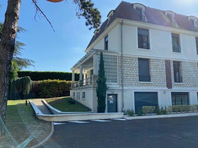 Bureau de 22 m² à Boussy-Saint-Antoine — photo 1
