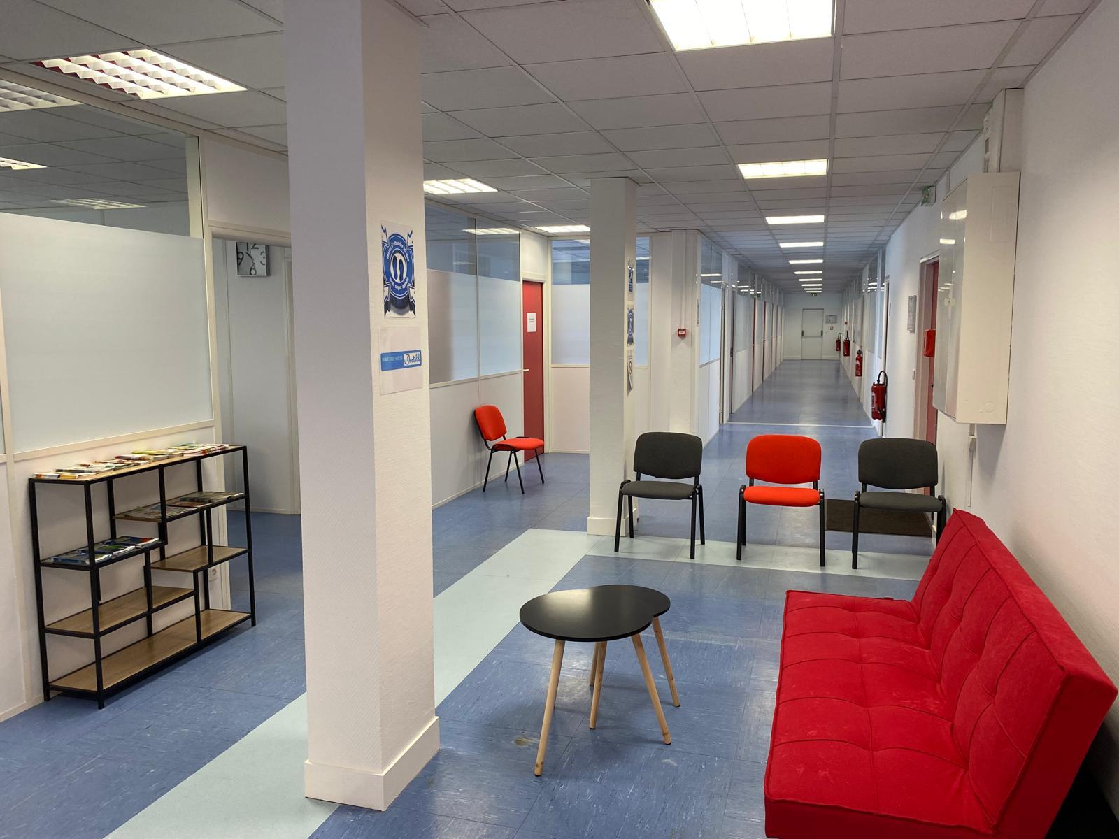 Bureau dans centre médical à Trappes