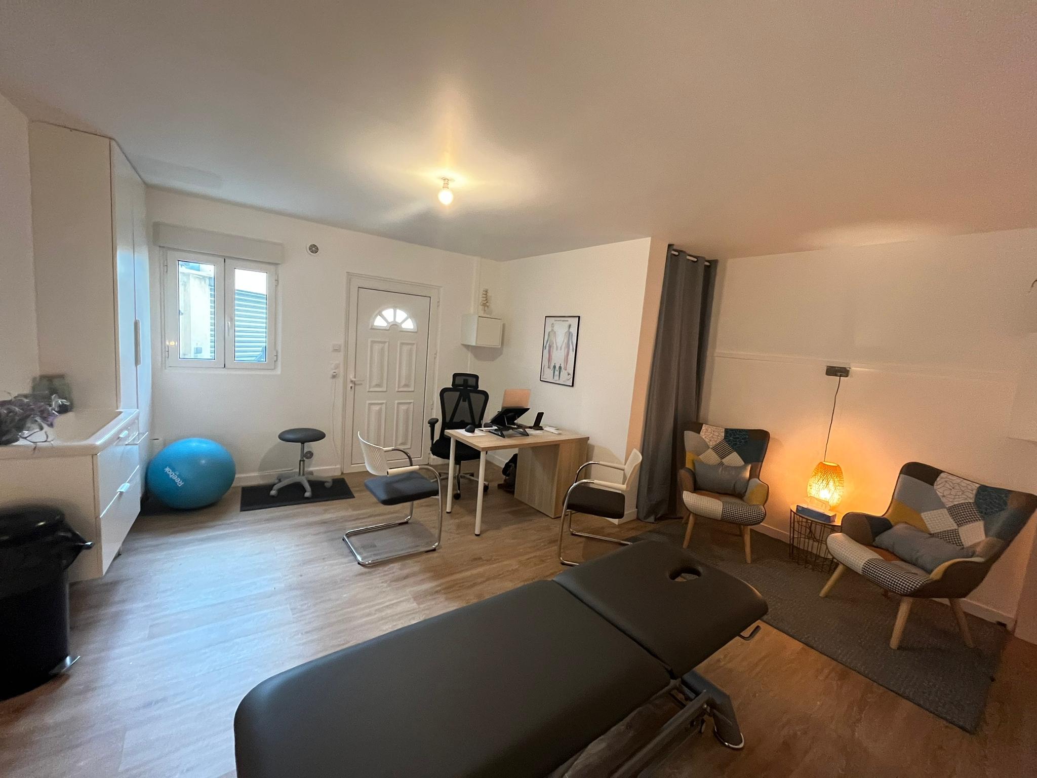 Cabinet de 24 m² à Chennevières-sur-Marne — photo 1