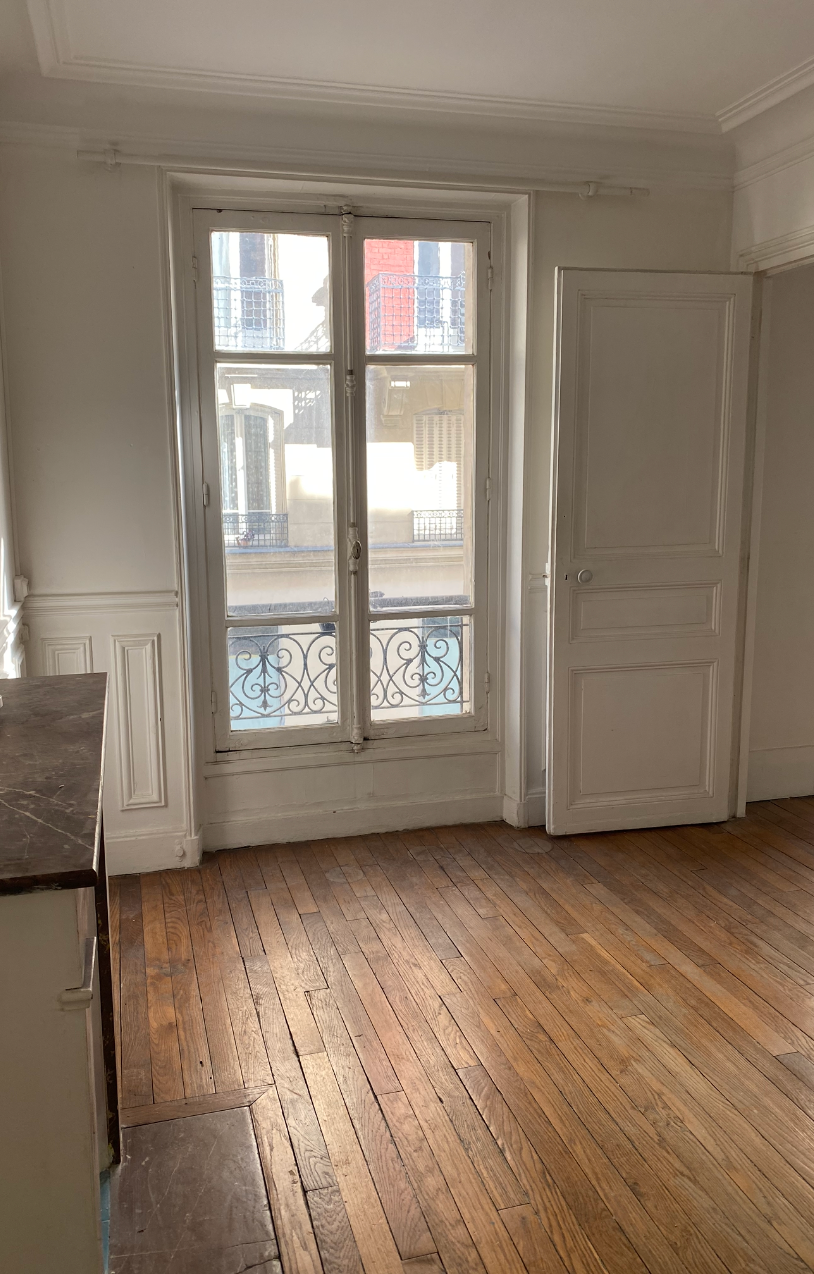 Cabinet haussmannien de 30 m² à Paris — photo 1