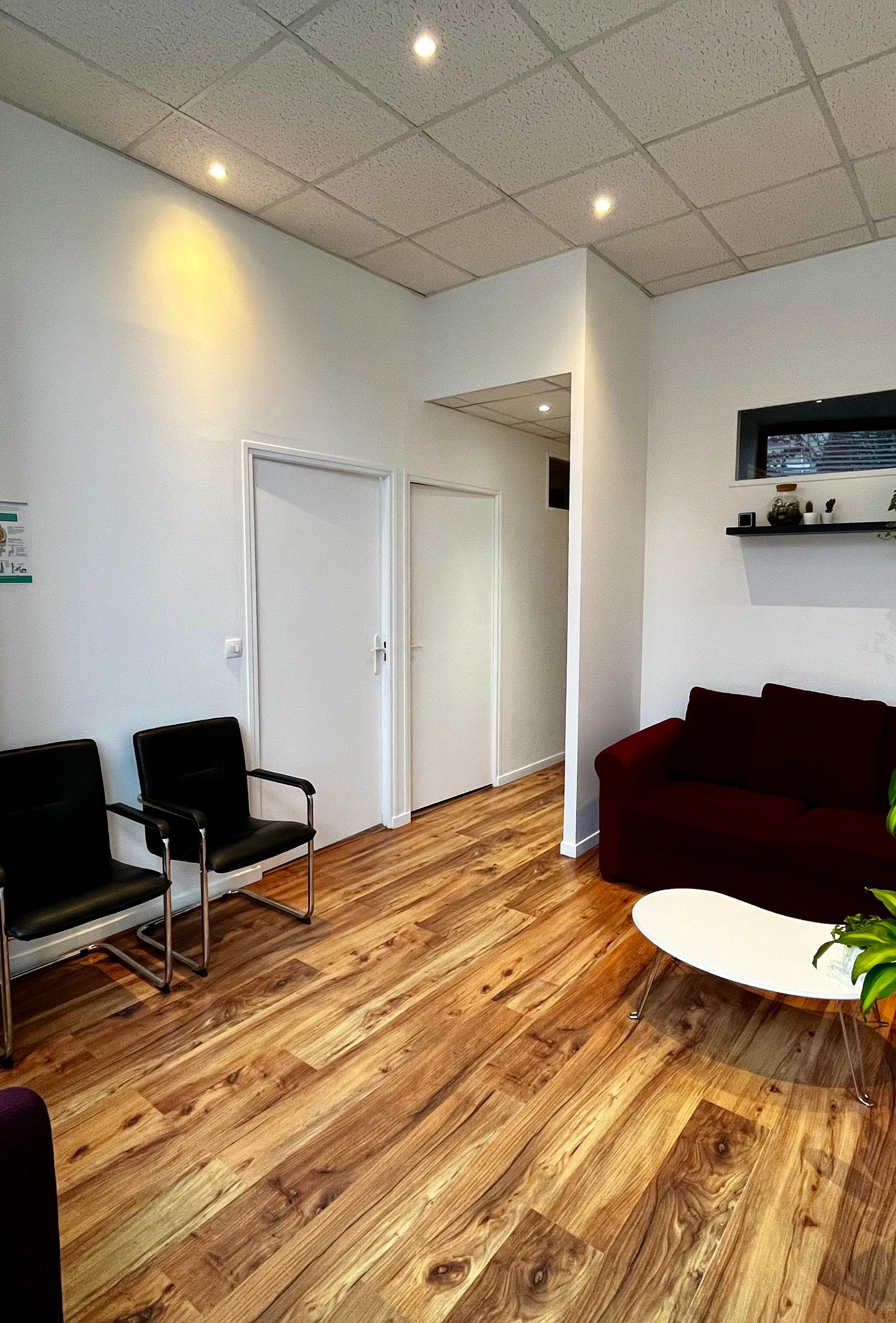 Espaces à louer à Mitry-Mory, 8 m² et 14 m², centres-ville